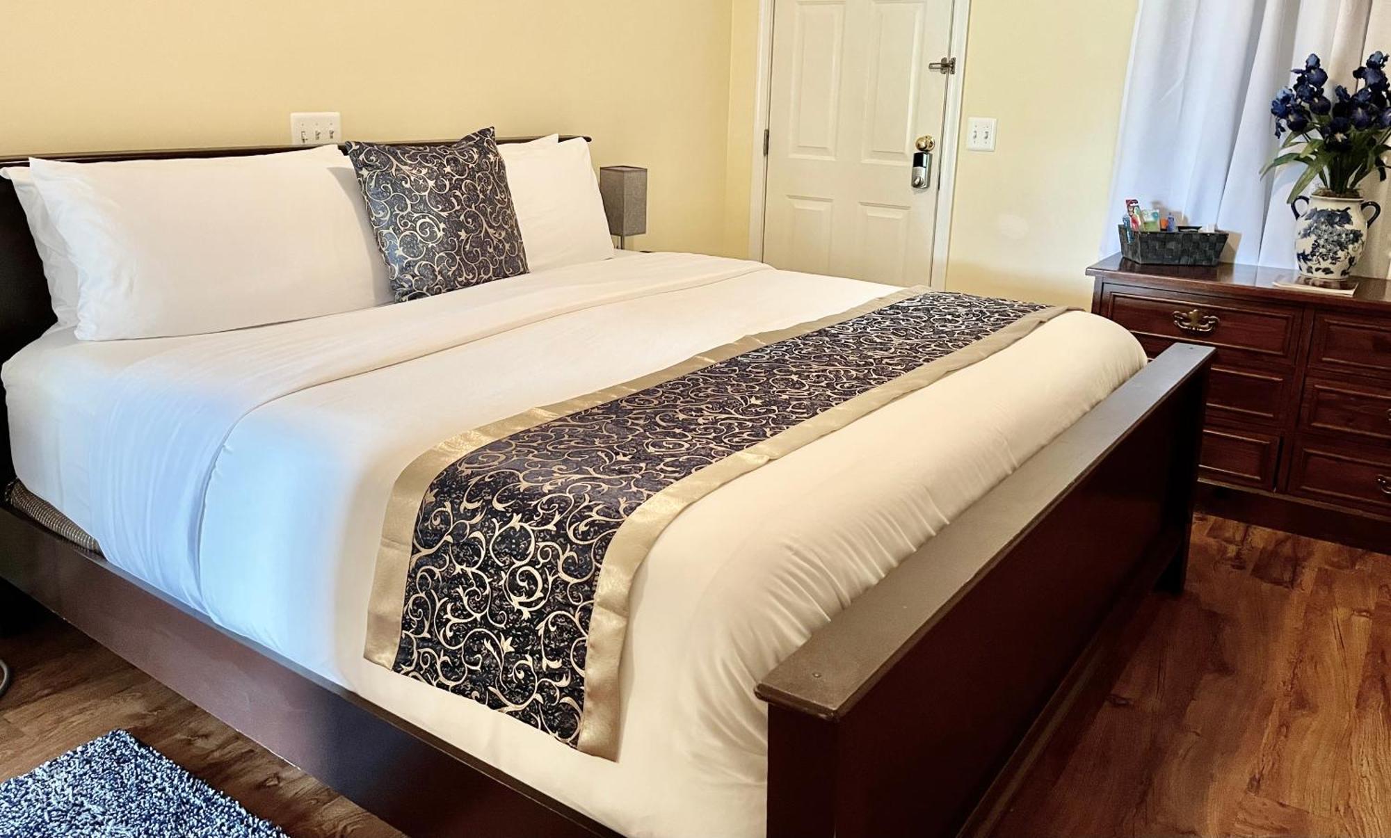 Abay Palace Of Kent Narrows In A King Bed! Grasonville Extérieur photo